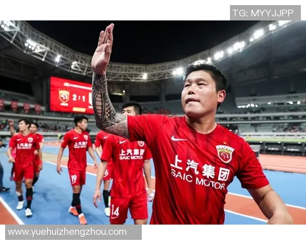 上港足球明星蔡慧康的成长之路与职业生涯精彩瞬间回顾 上港足球明星蔡慧康的成长之路与职业生涯精彩瞬间回顾